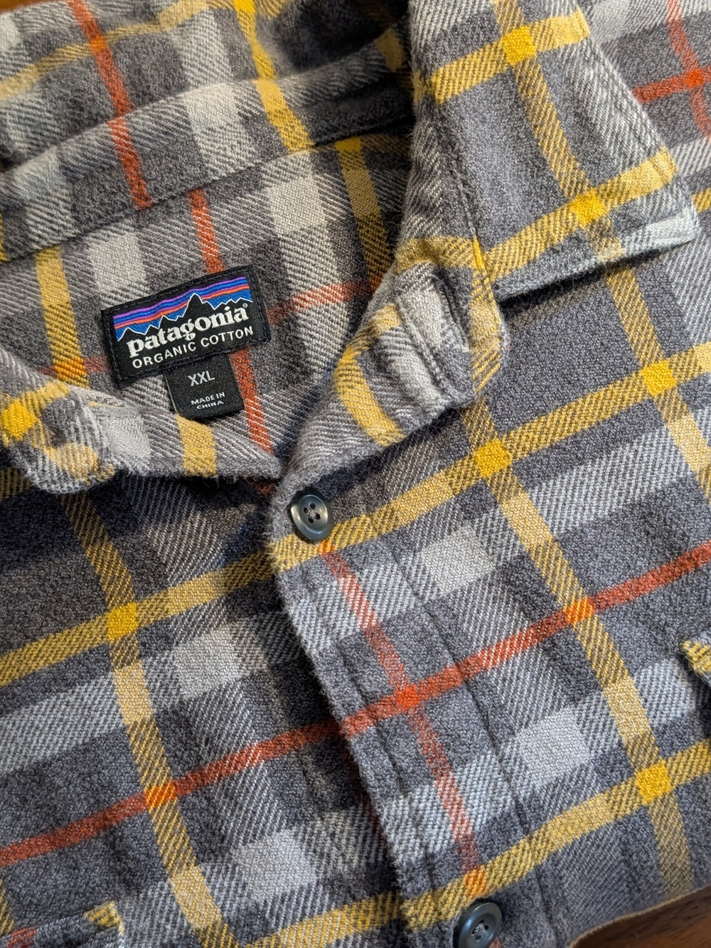 Love the colors! Patagonia Men's Gray & Yellow Plaid Flannel Shirt. 2XL - Picture 9 of 13